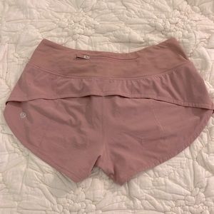 Lululemon speed up low rise 2.5” blush color shorts
